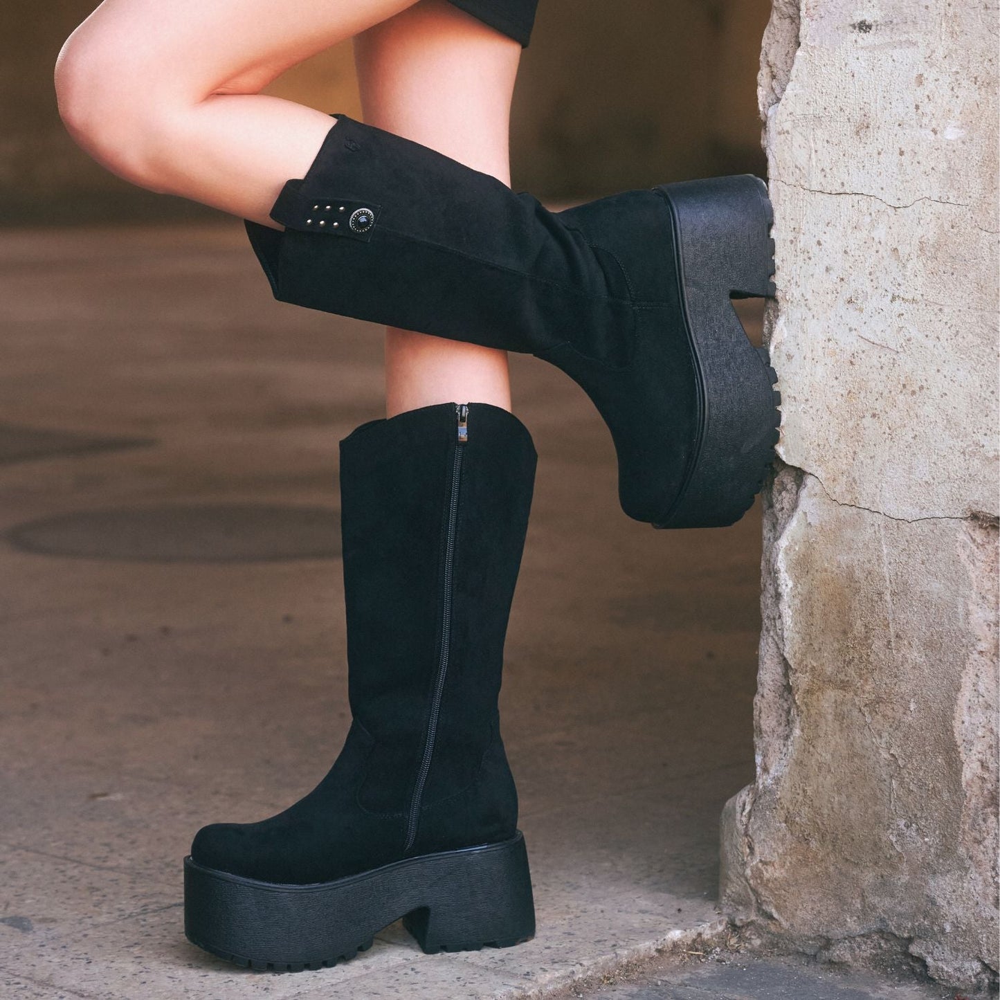 Bota Plataforma Negra Mujer 15170 - Gotta Perú