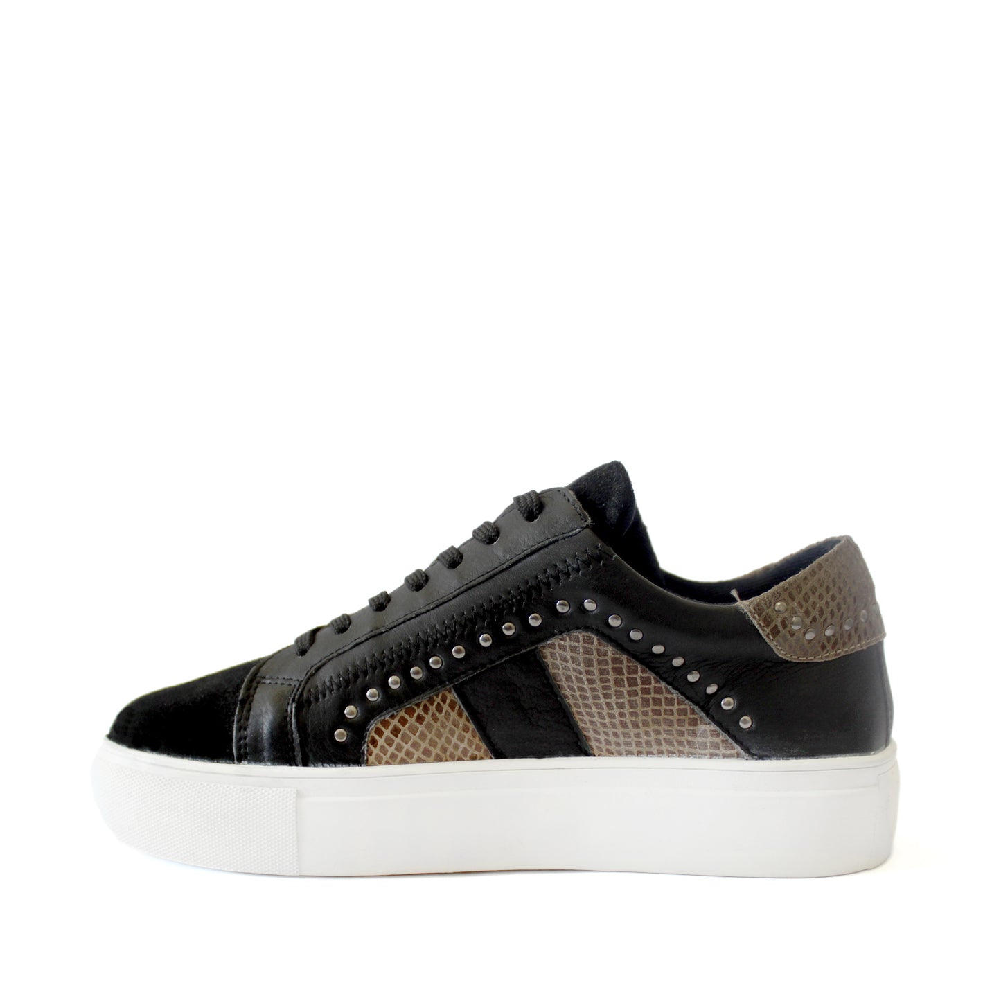 Zapatilla Negra Cuero Mujer 18521