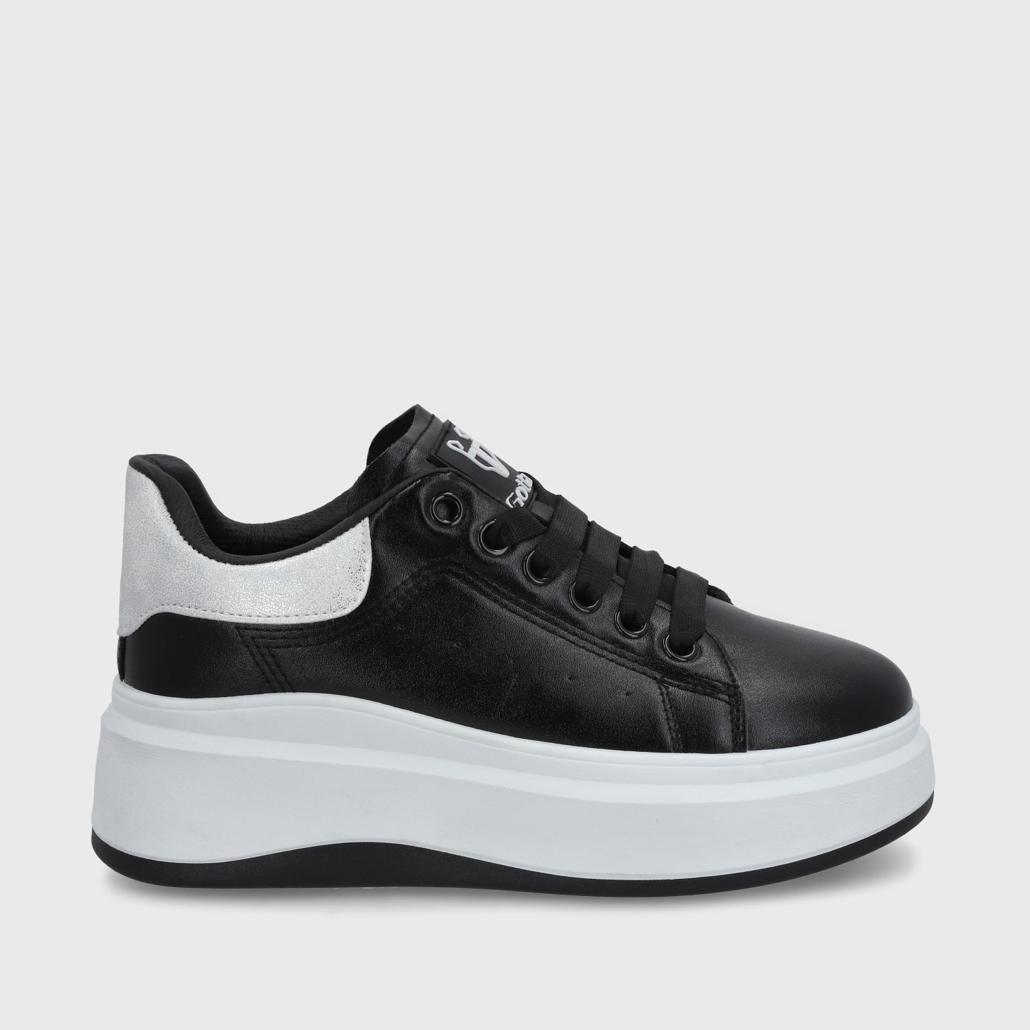 Zapatilla Negra Mujer 48021 – Gotta Perú