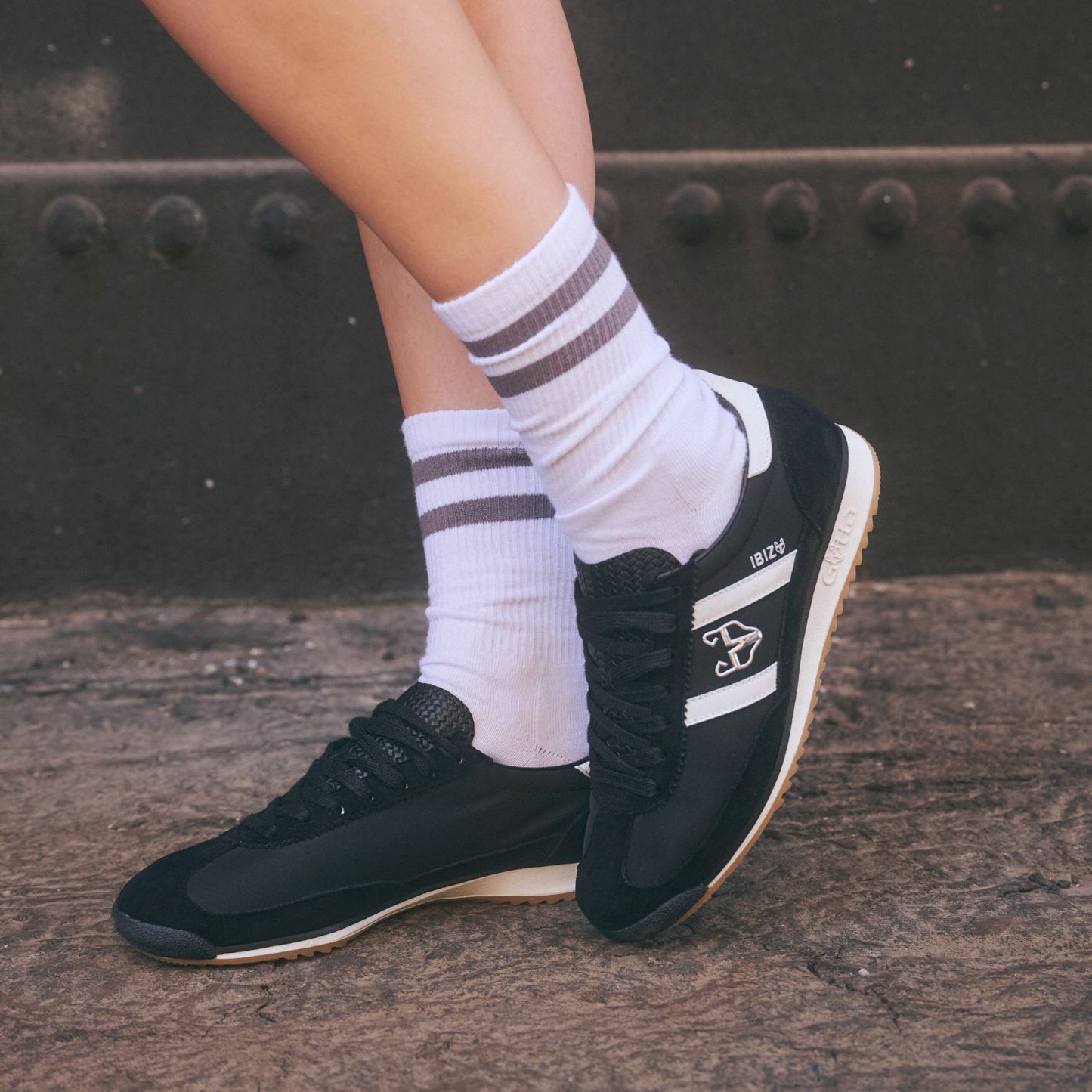 Zapatilla Negra Mujer 53770