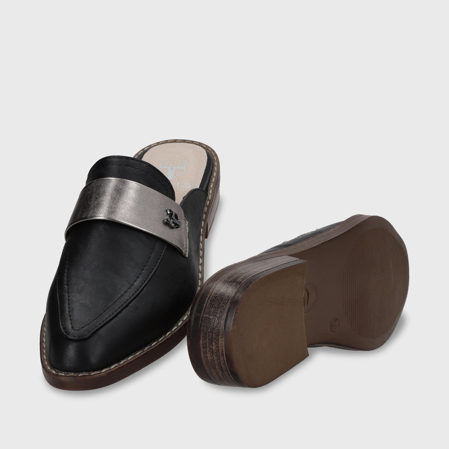 Puntilla Plana Negra Mujer 17569 - Gotta Perú