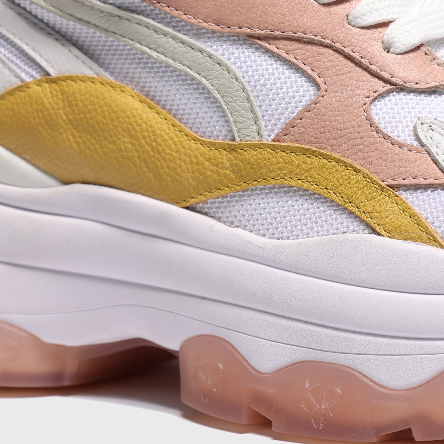 ZAPATILLA CUERO MULTICOLOR 18541