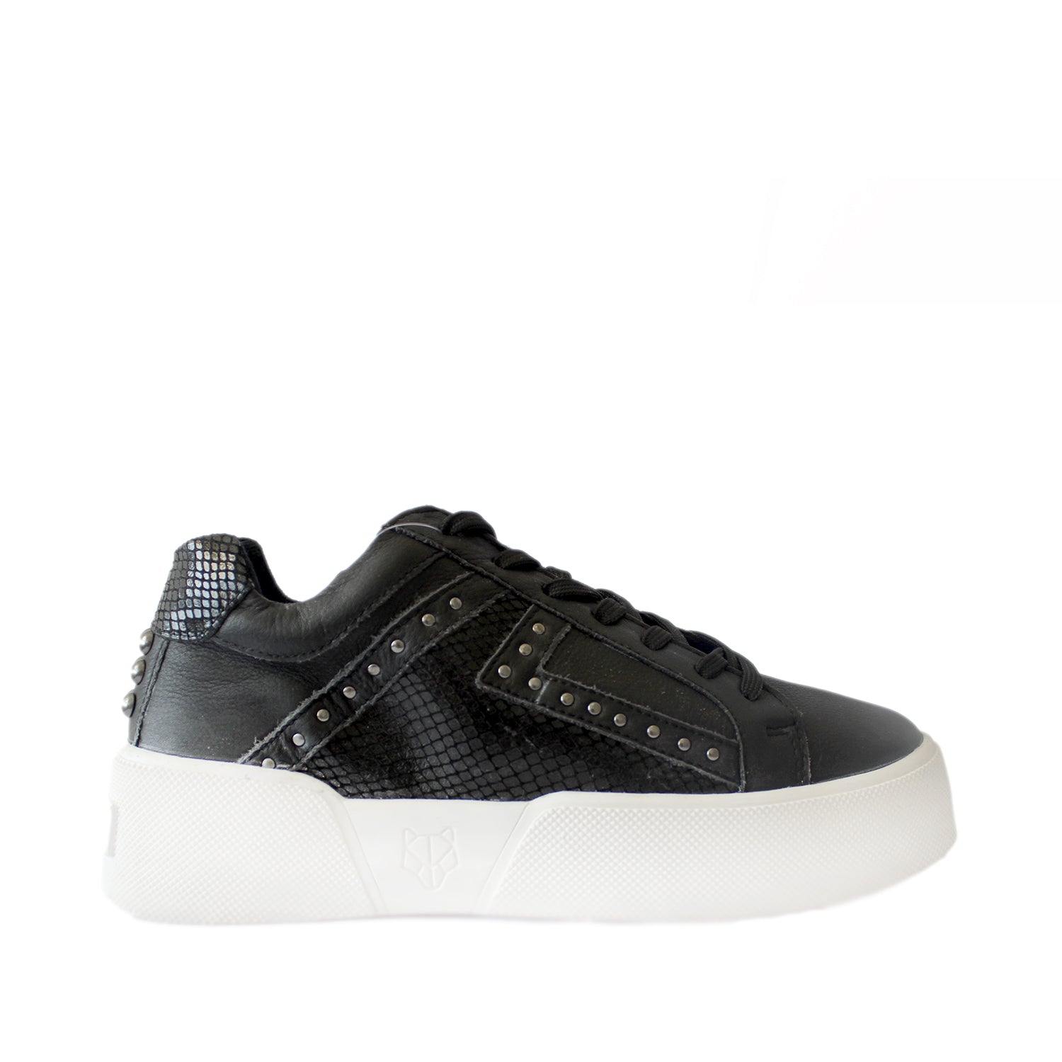 Zapatilla Negra Cuero Mujer 18511