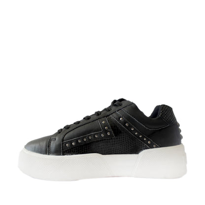 Zapatilla Negra Cuero Mujer 18511