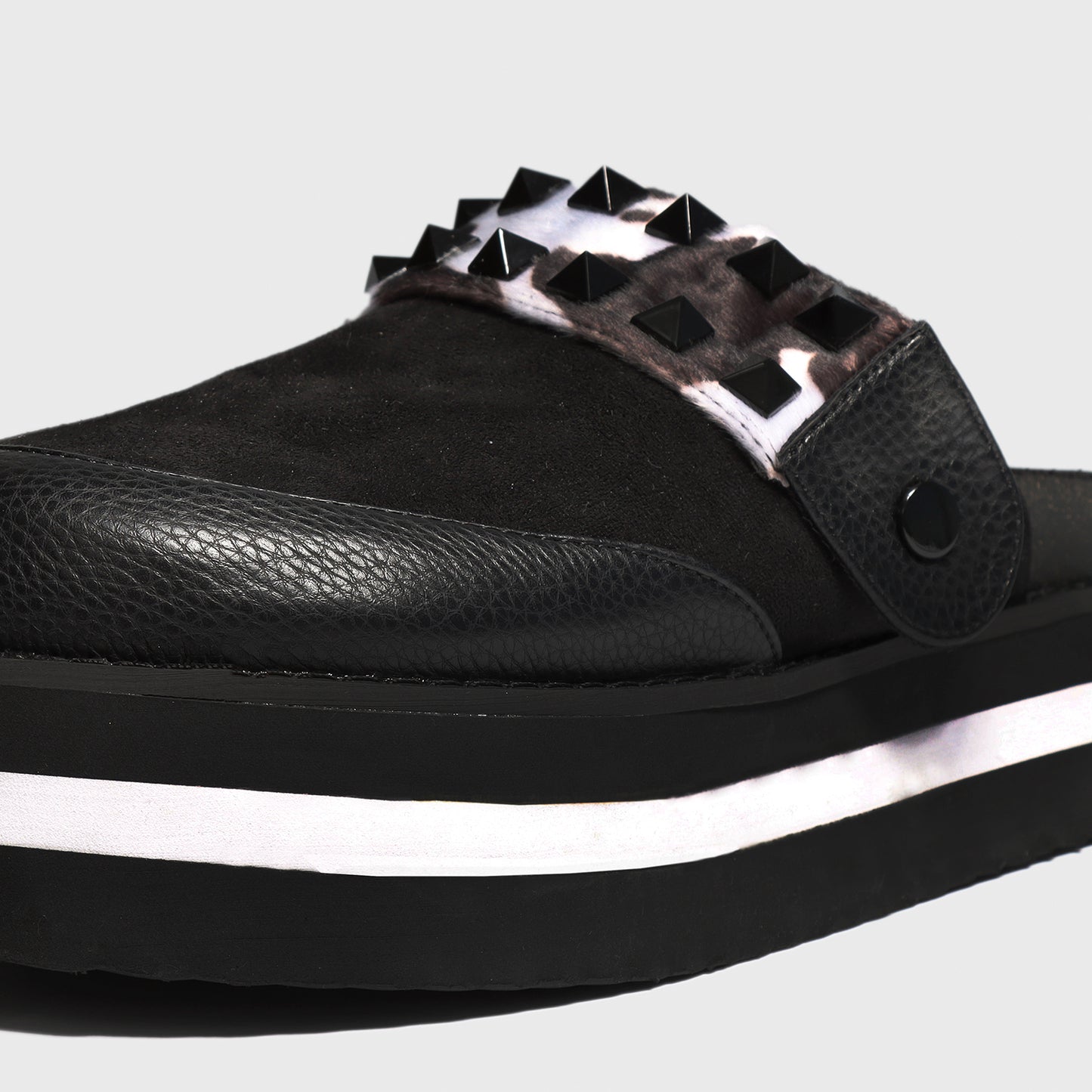Zueco Negro Cuero Mujer 25265