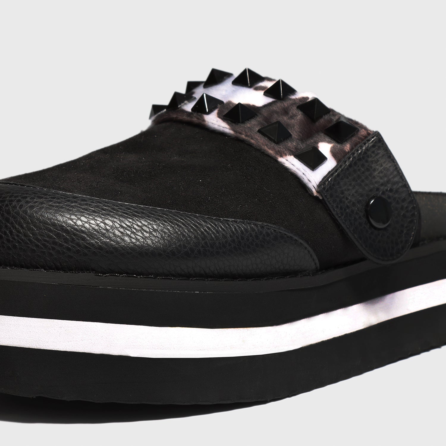 Zueco Negro Cuero Mujer 25265