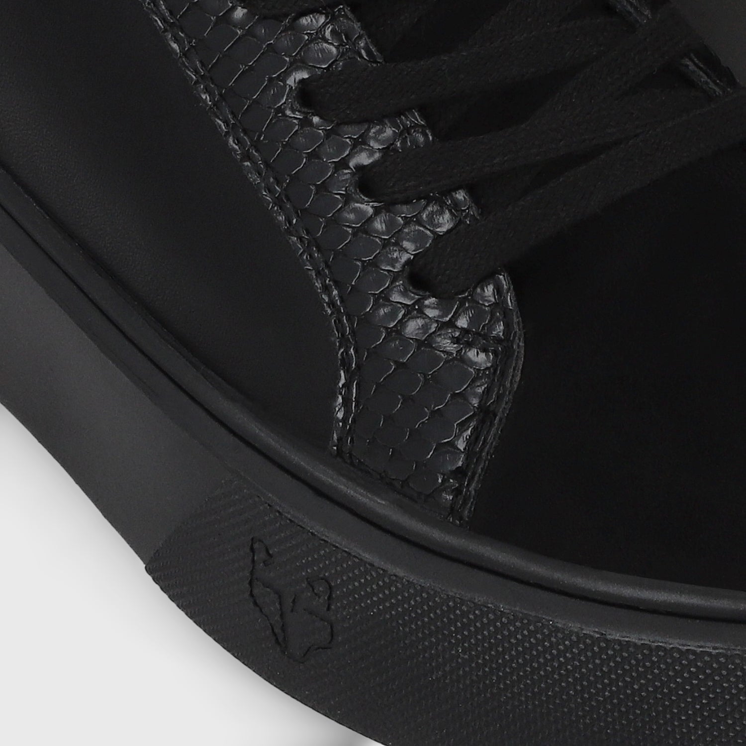 Zapatilla Negra Brillante Mujer 43042 - Gotta Perú