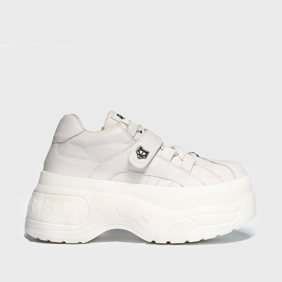 ZAPATILLA CUERO BLANCA 18531